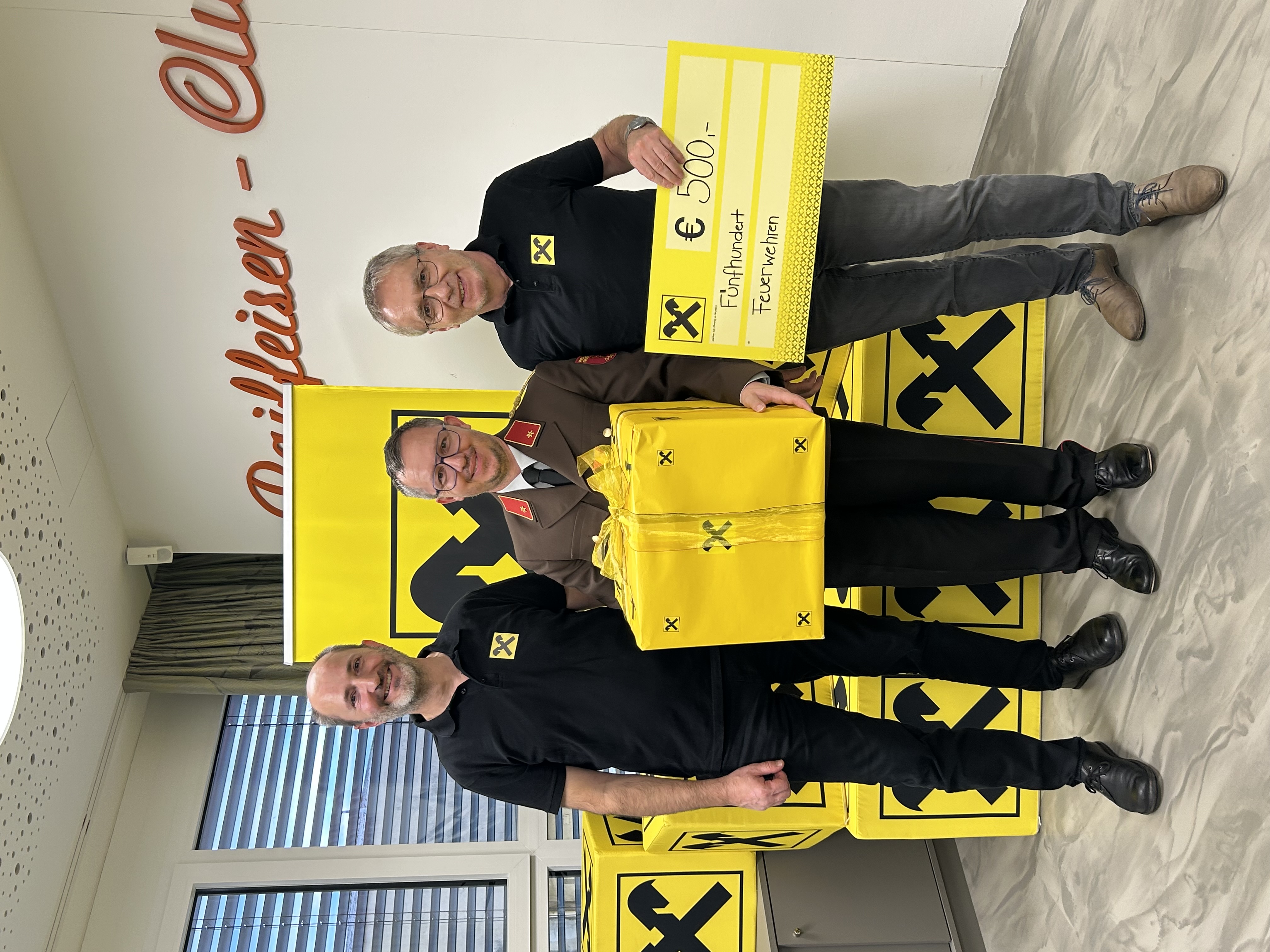 RAIKA Übergabe Geldspende - FF Dörfl